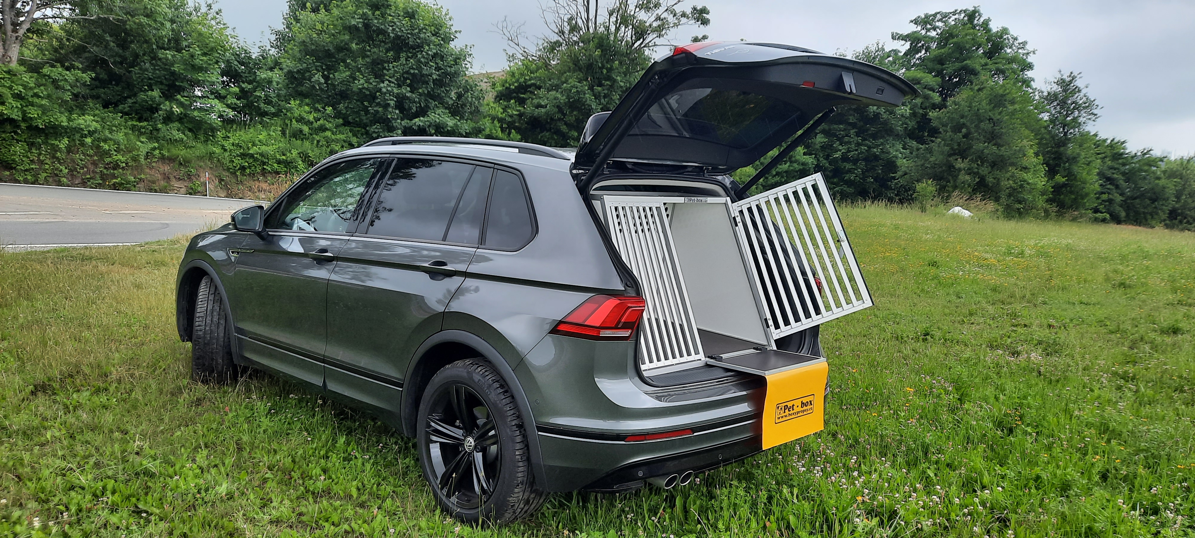 Volkswagen Tiguan 2019 1 box s úložným prostorem